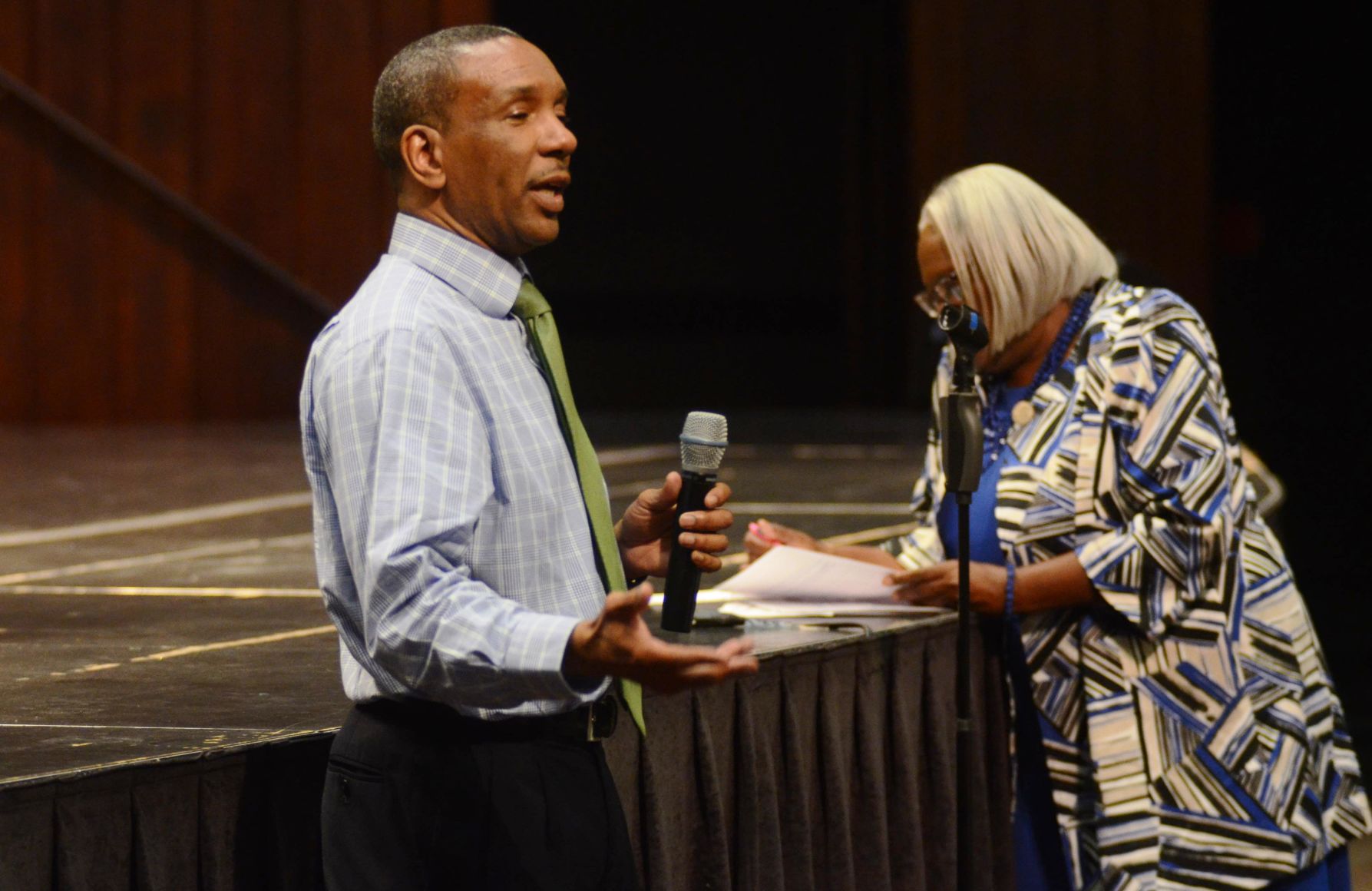 Citizens meet to support department
